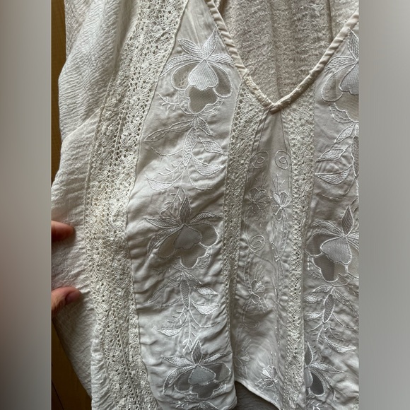(((IVORY))) Free People Sivan Embroidered top. - Picture 5 of 9